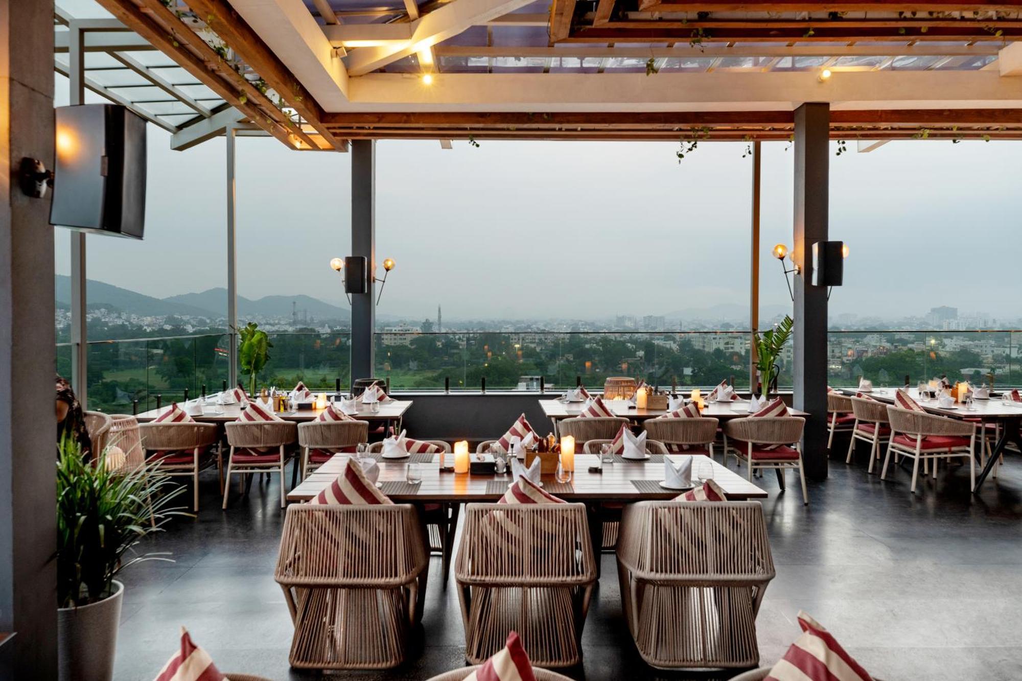 Parallel Hotel Udaipur, A Member Of Radisson Individuals Екстериор снимка